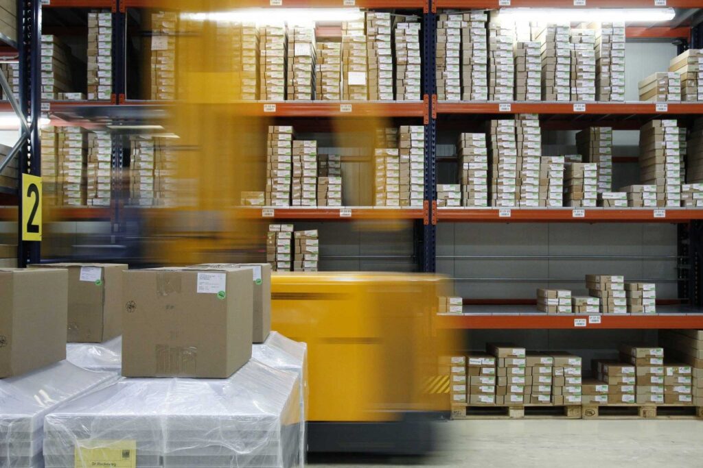 Entrepôt logistique