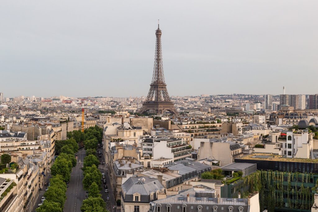 Vue sur Paris et la Tour Eiffel
