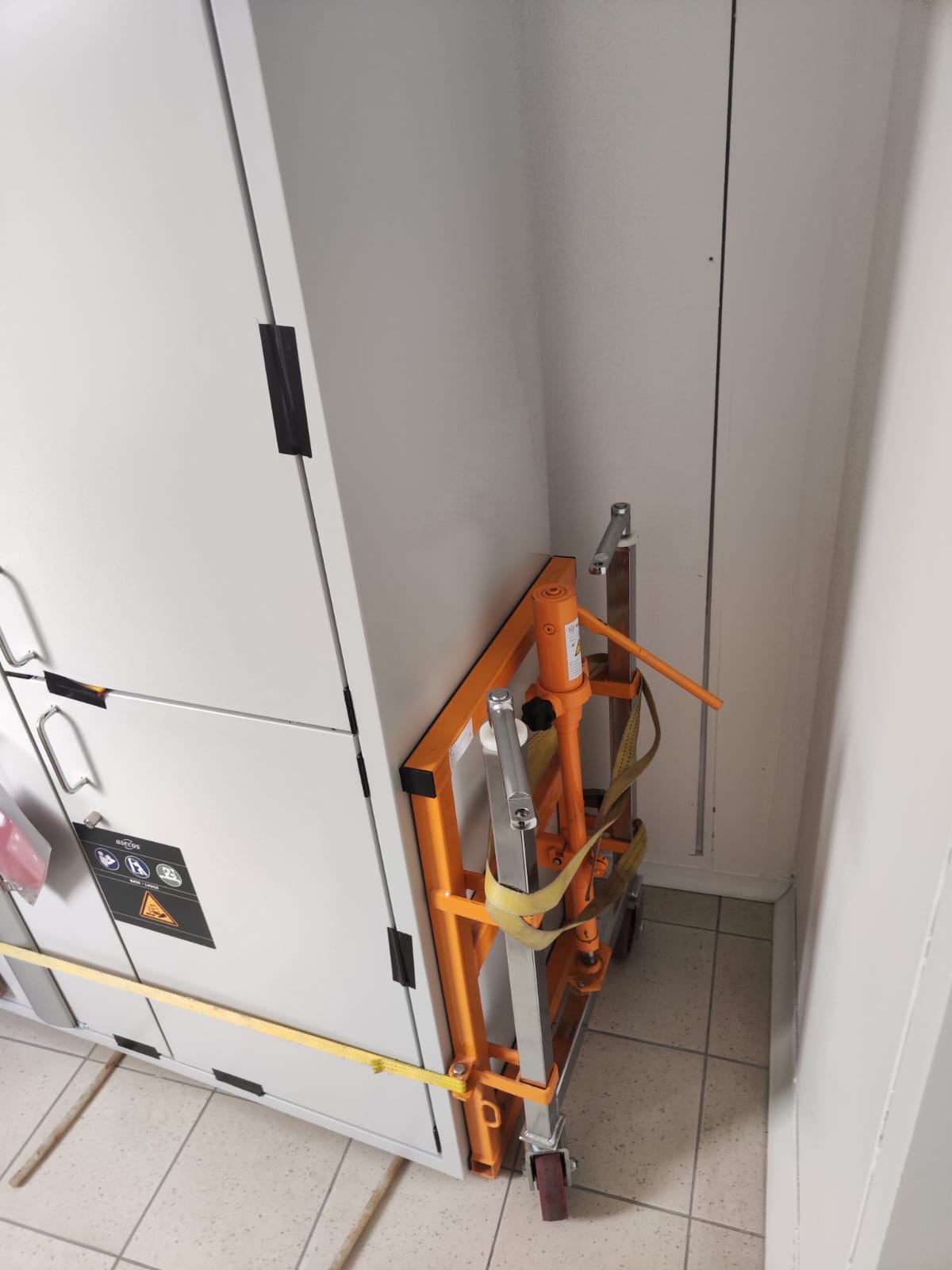 Livraison d'une armoire sécurité ASECOS