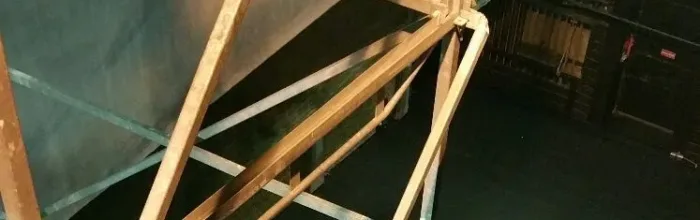 Manutention d’un plateau scénique au Théâtre National de Strasbourg